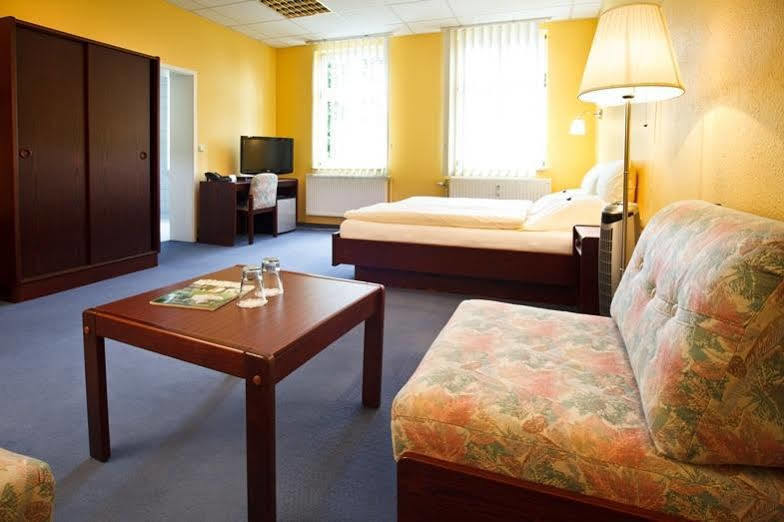 Landhotel Zum Pottkuchen Kalbe  Екстер'єр фото